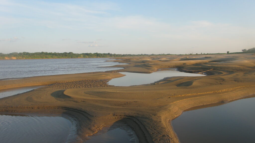 mamoré river beaches